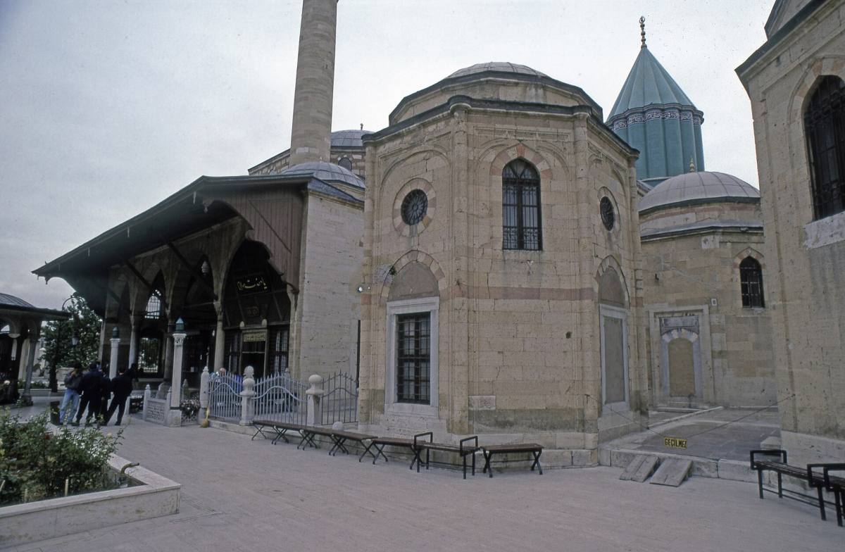 Mevlânâ Müzesi avlusu